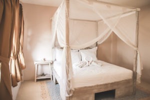 Queen Bed Room Isla Indah Retreat