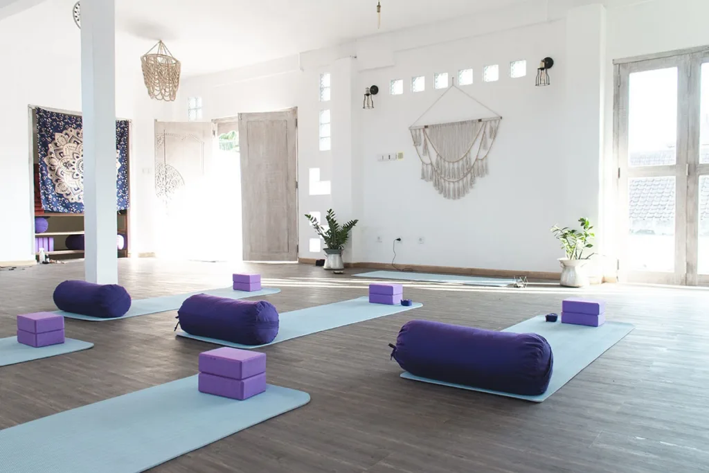 Yoga Retreat in Nusa Lembongan for Beginners: A Calm First-Timer Guide